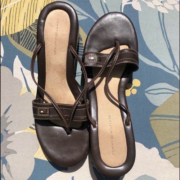 Tommy Hilfiger brown leather wedge Thong - Picture 2 of 6